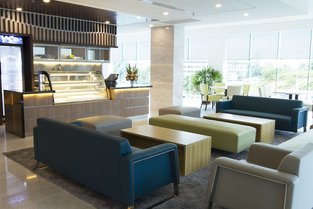 Promenade Hotel Bintulu Buitenkant foto