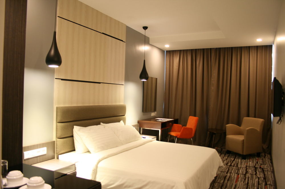 Promenade Hotel Bintulu Buitenkant foto