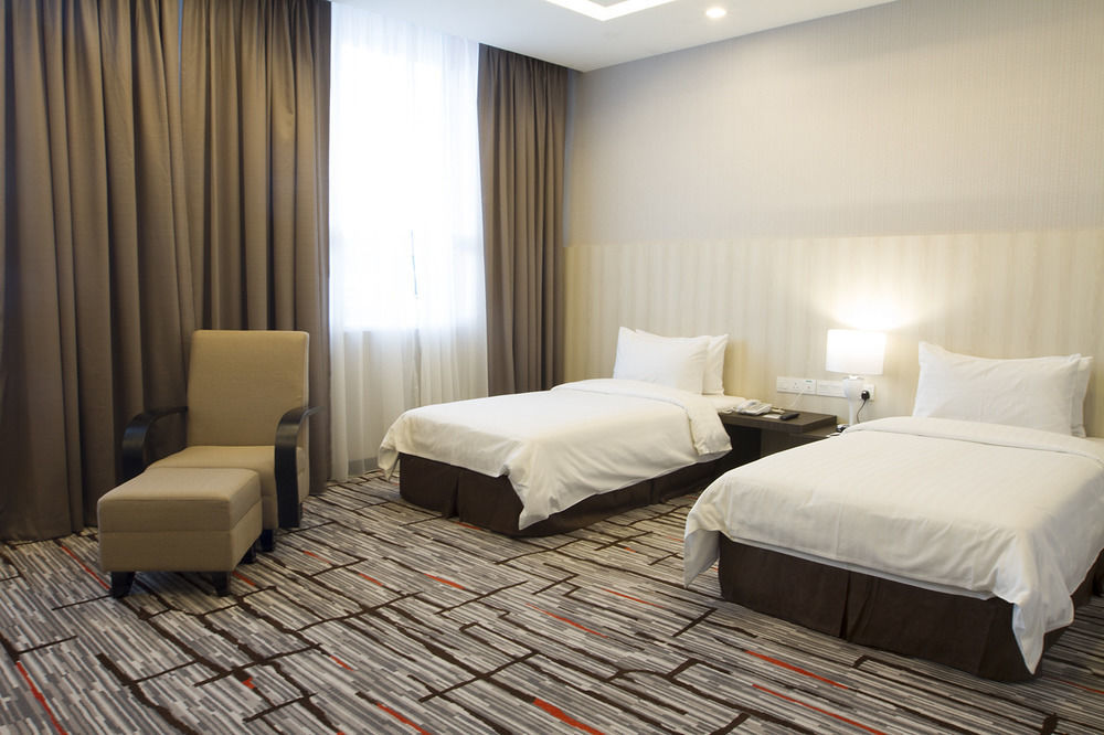 Promenade Hotel Bintulu Buitenkant foto