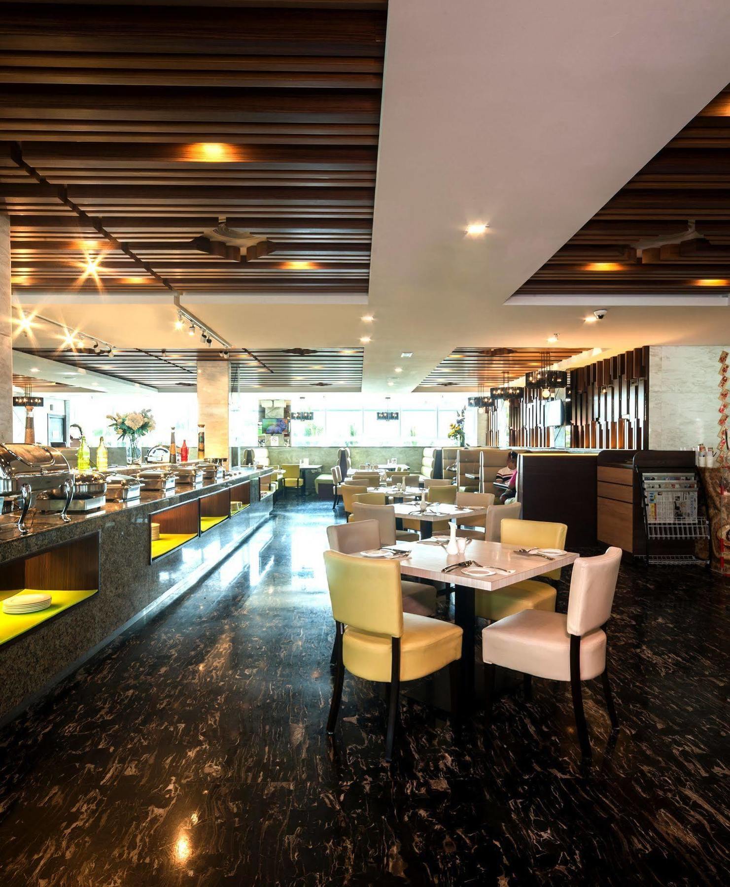 Promenade Hotel Bintulu Buitenkant foto