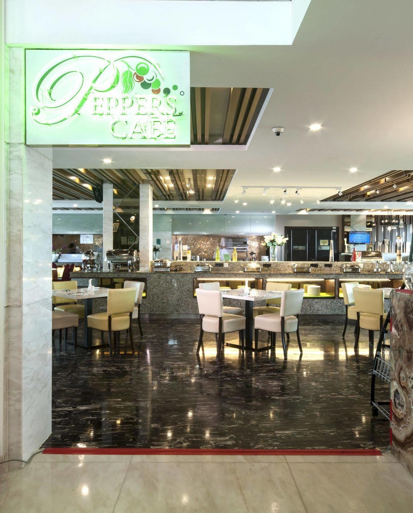 Promenade Hotel Bintulu Buitenkant foto