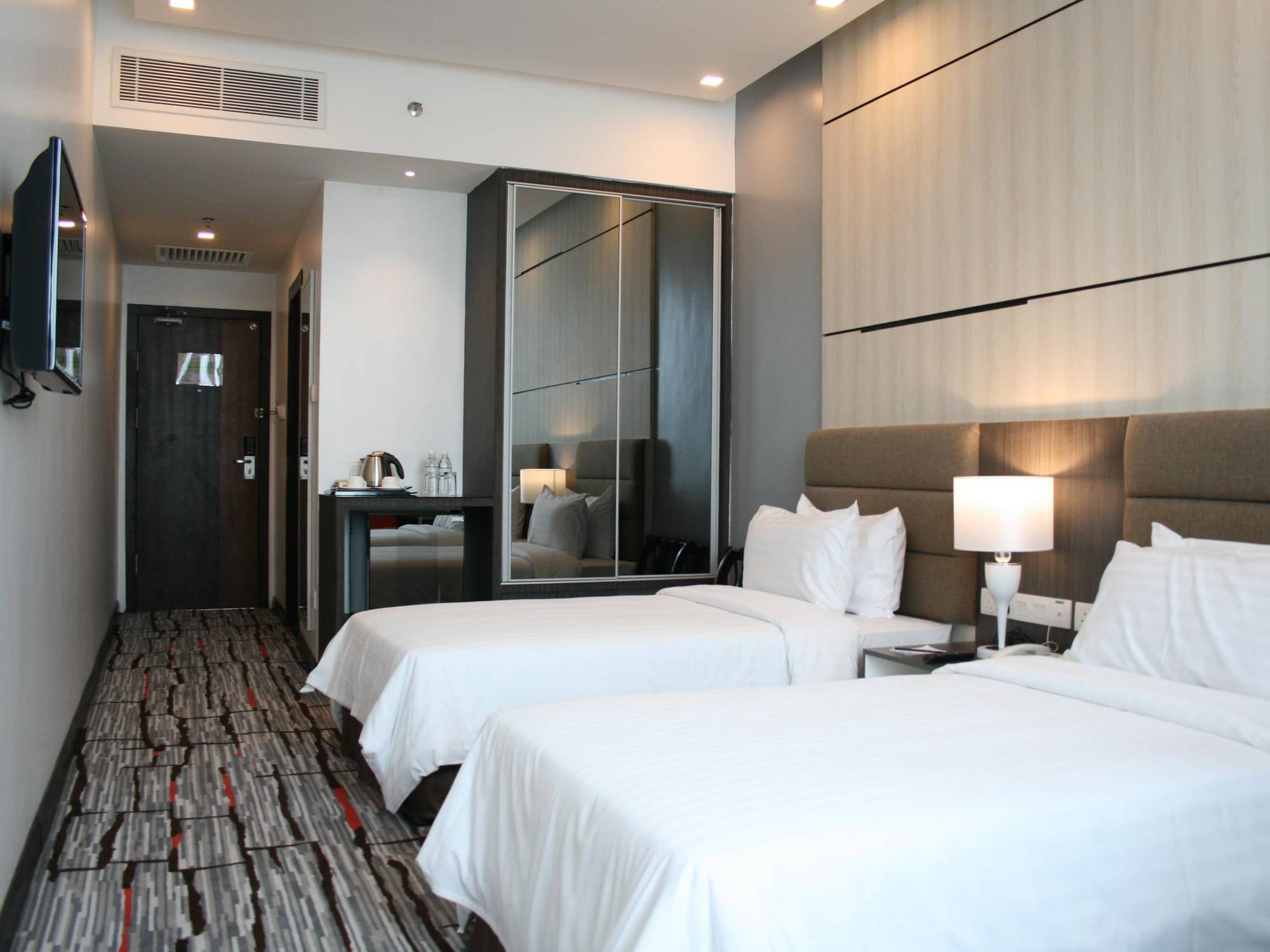 Promenade Hotel Bintulu Buitenkant foto