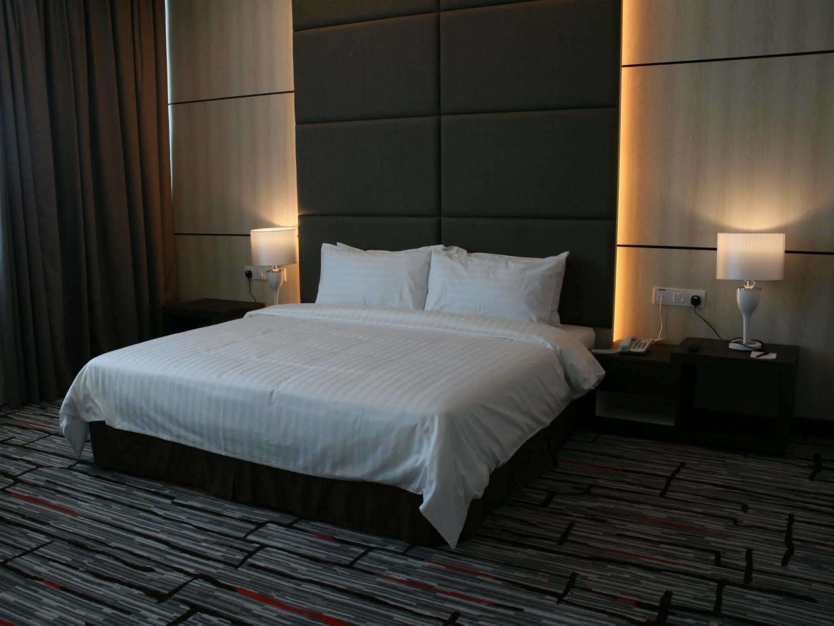 Promenade Hotel Bintulu Buitenkant foto