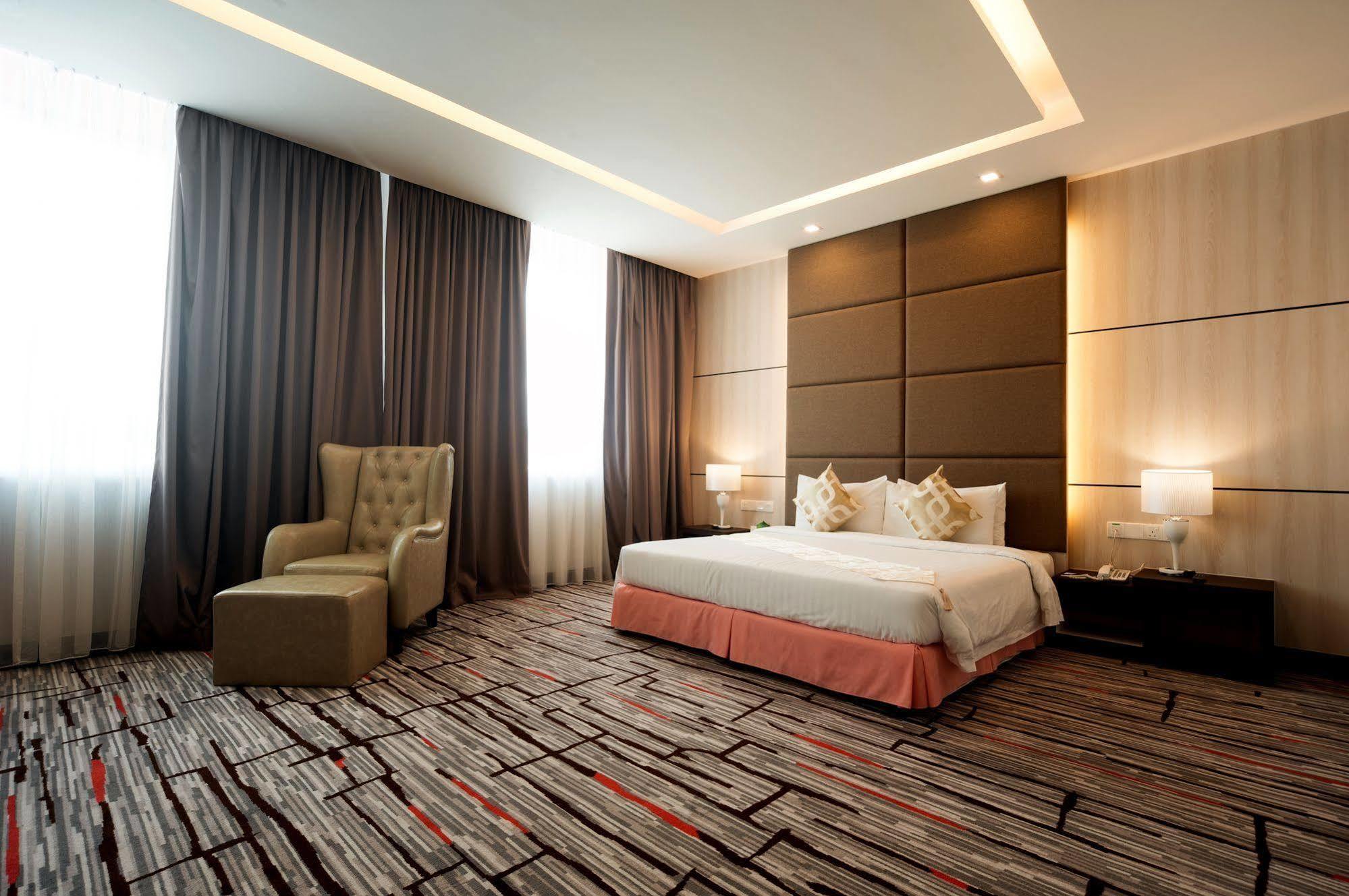 Promenade Hotel Bintulu Buitenkant foto