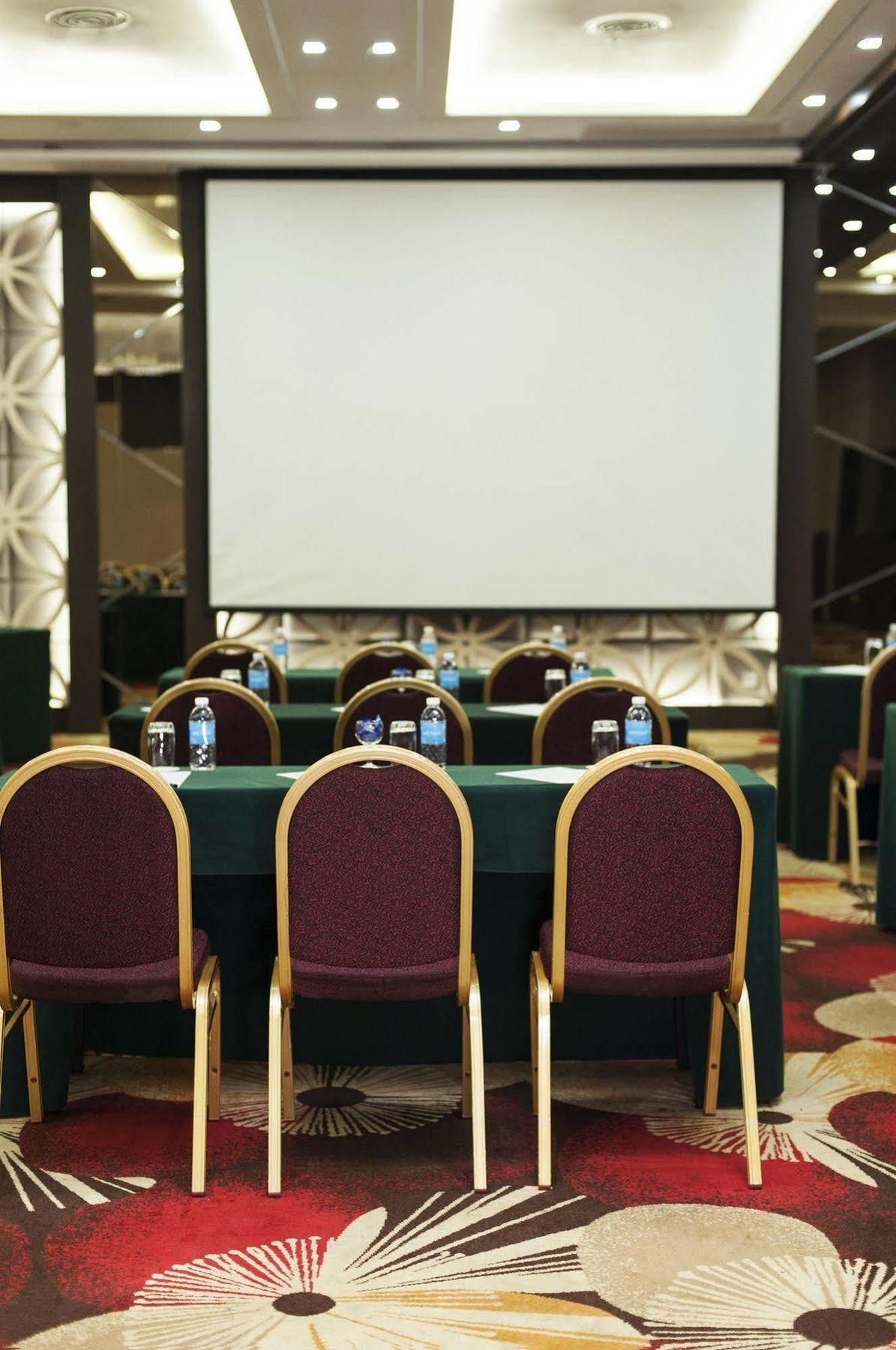Promenade Hotel Bintulu Buitenkant foto
