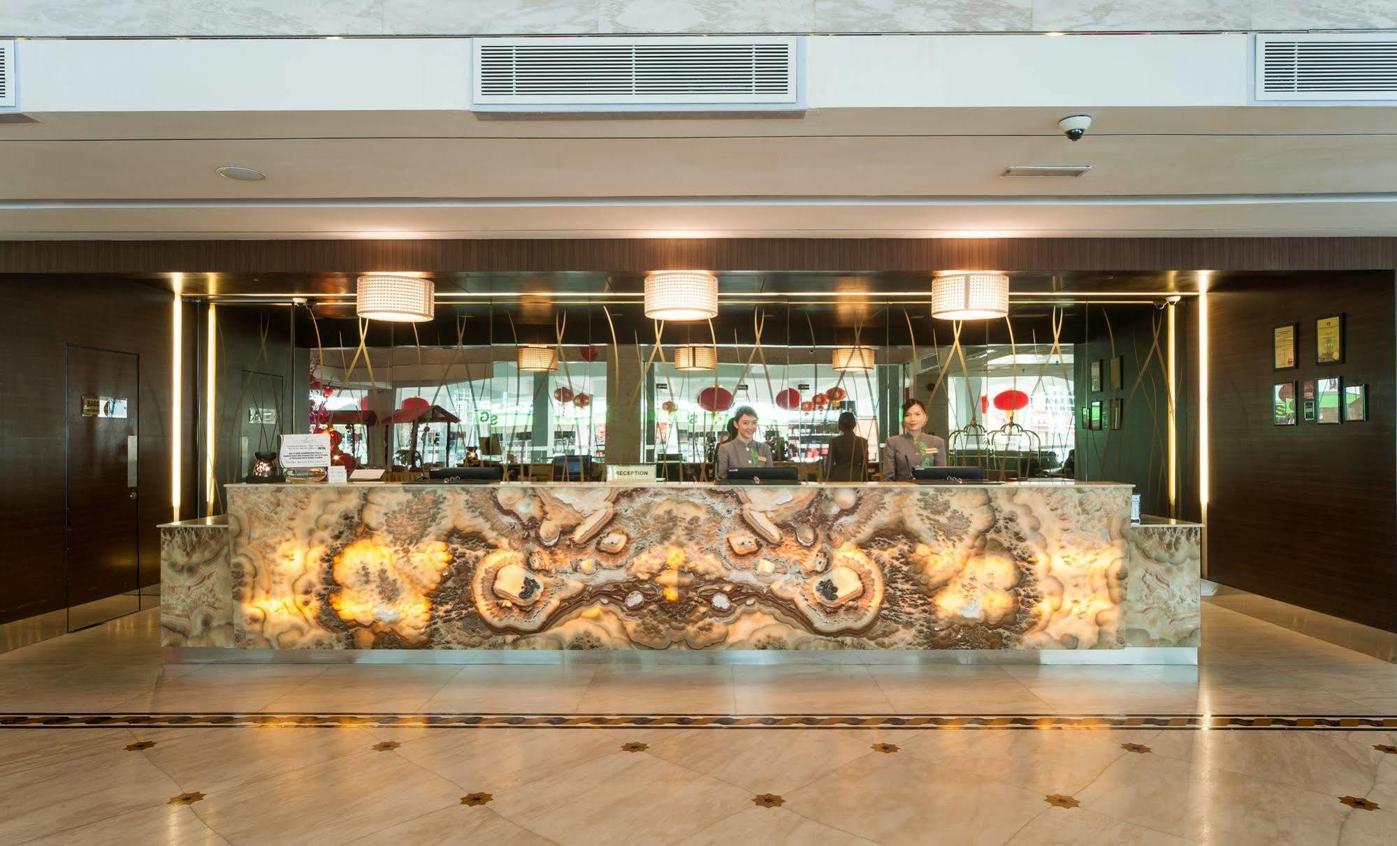 Promenade Hotel Bintulu Buitenkant foto