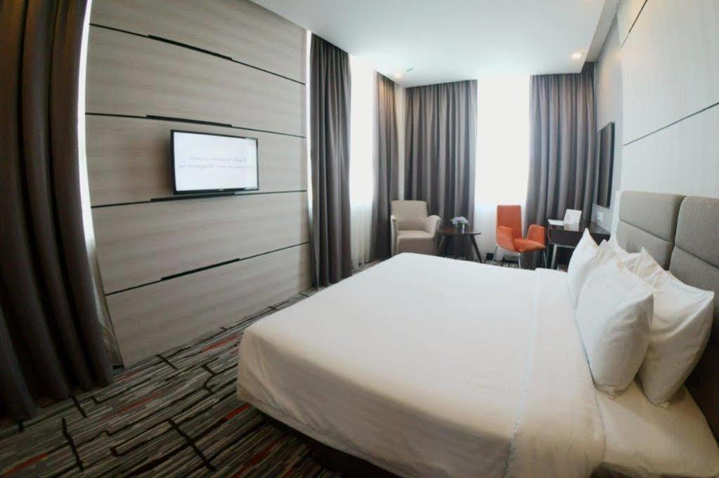 Promenade Hotel Bintulu Buitenkant foto